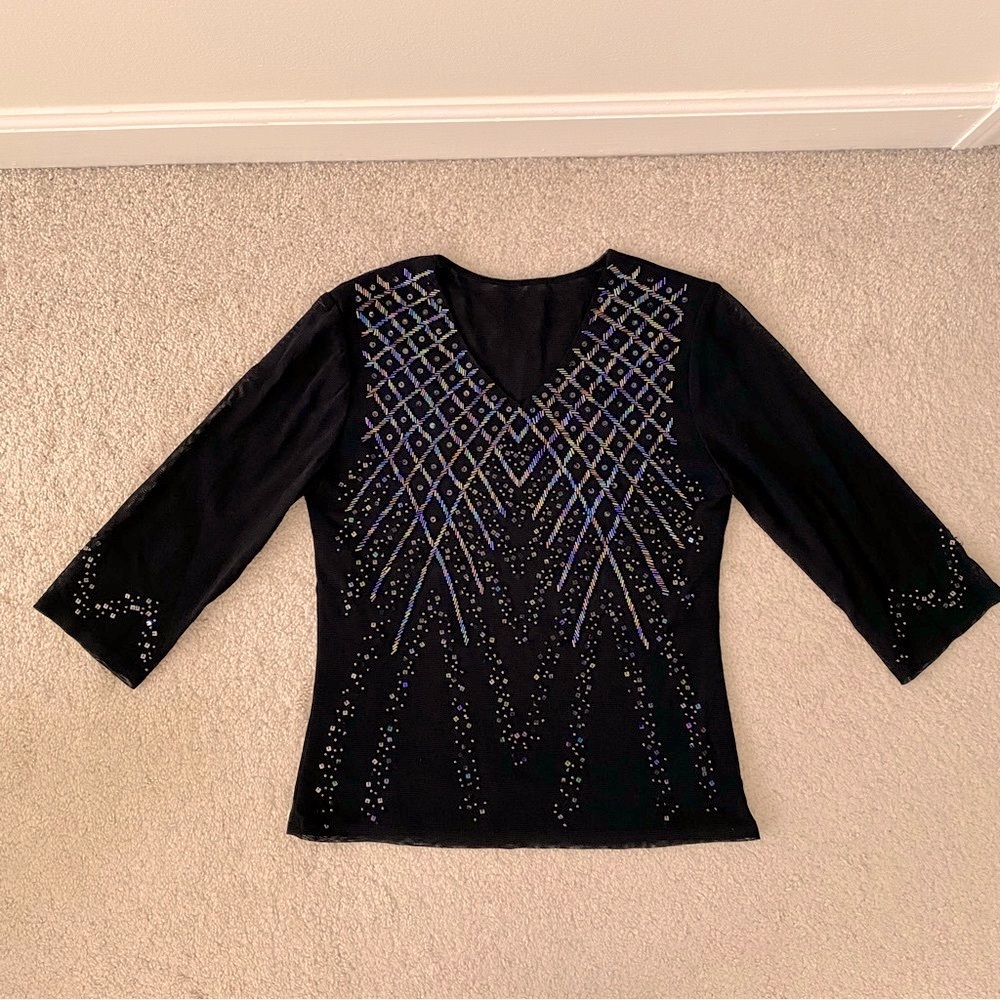 Women’s Mesh V-neck 3/4 Sleeve Sequin Detail Top